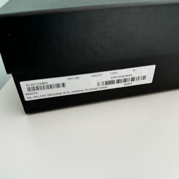 Saint Laurent Cassandre (Calypso) Mini Cosmetic Pouch Black New - Picture 5 of 7